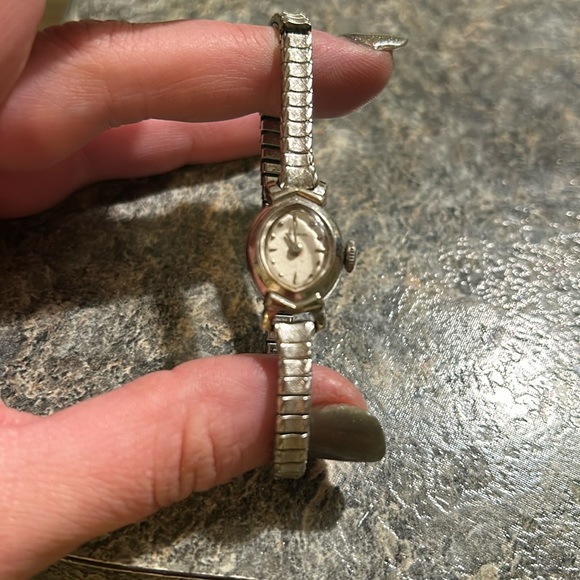 WITTNAUER Women’s Vintage 10K Gold Filled Manual Winding Watch - Picture 4 of 6